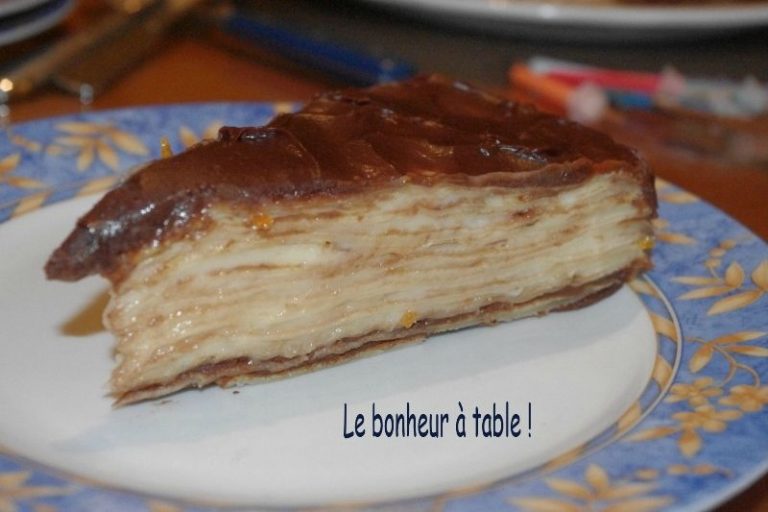 Blinnyy tort Gran Marne s korichnevym shokoladom
