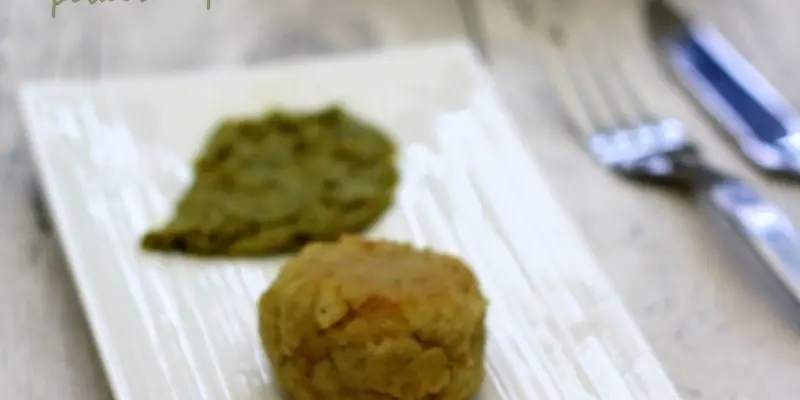 Frikadelki s kuritsey i sousom pesto