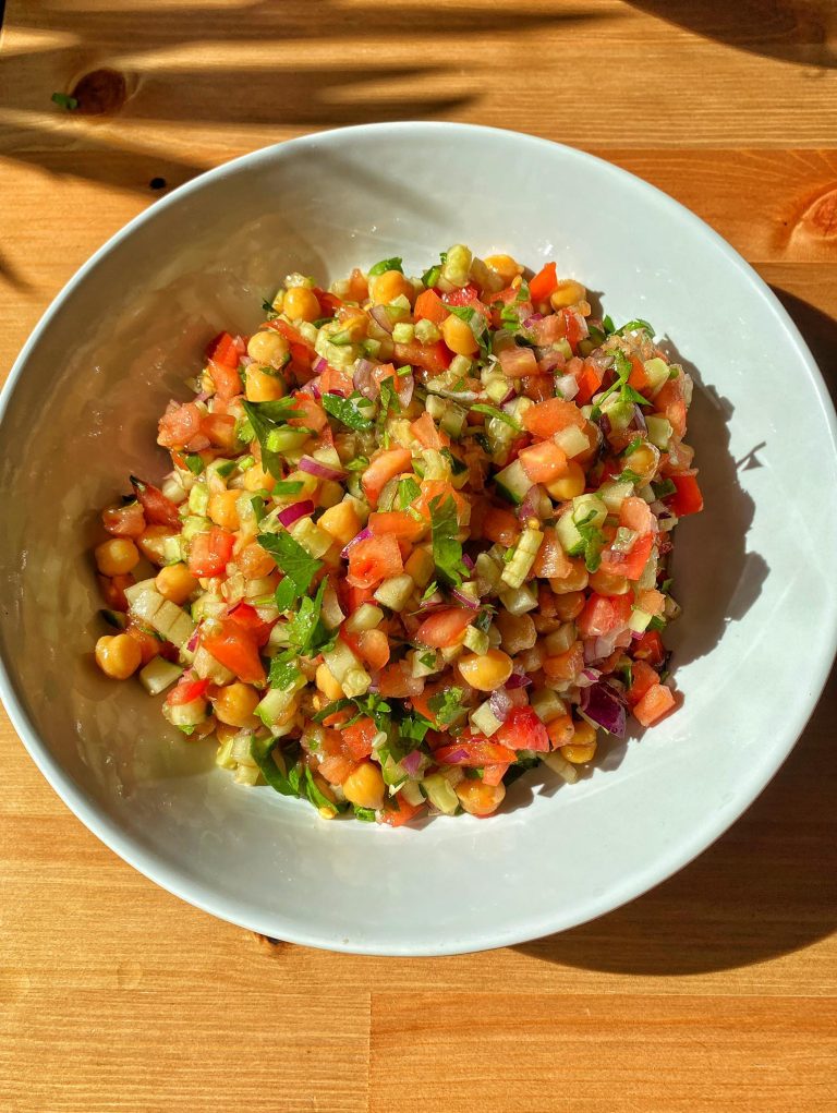 Rublenyy salat s nutom tasty simply vegan