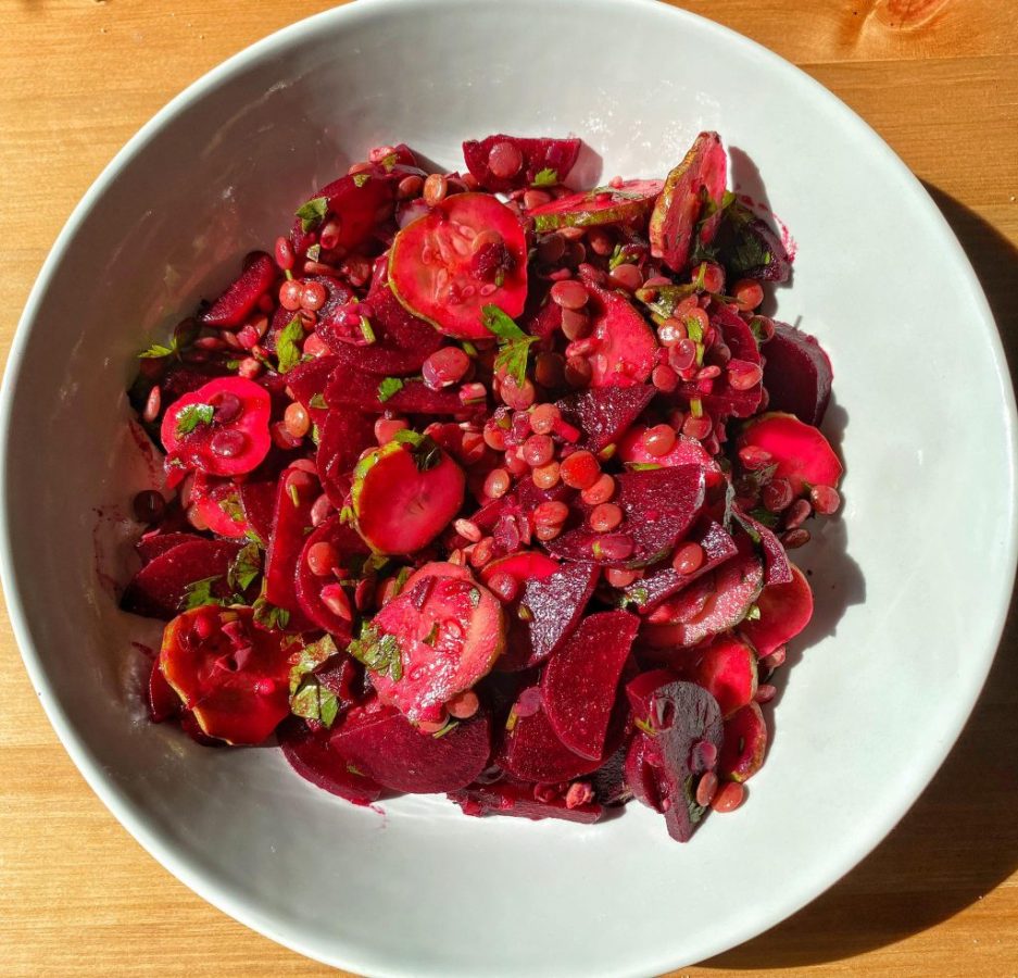 Salat iz balzamicheskoy svekly i ogurtsov tasty simply vegan