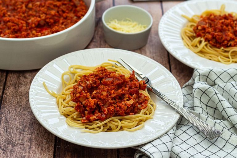 Vegetarianskaya boloneze iz tsvetnoy kapusty Amandin Kulinarnaya