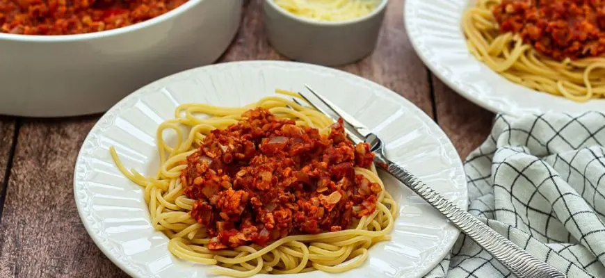 Vegetarianskaya boloneze iz tsvetnoy kapusty Amandin Kulinarnaya